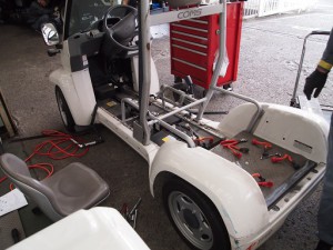 今回は小型電動自動車 旧型コムス バッテリー交換 – 匠Blog:車の整備なら玉野自動車